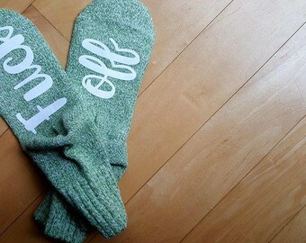 Funny socks - Socks with sayings - Fuck off socks - Wine Socks - Funny Gift - Gag gift - Socks - comfy socks - If you can read this