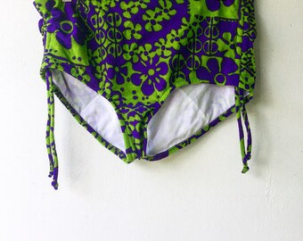 Vintage 1960s TERRYCLOTH Big Bottom Swim Bottom Trunks // Flower Power // Mod // Size Lg