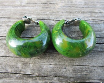 Green Swirel Bakelite Clip On Earrings Tested