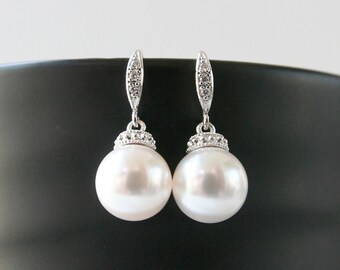 White Pearl Earrings, Swarovski pearl earrings, Wedding earrings, Bridal earrings, Bridesmaid Gift, Dangle earrings, Bridesmaid earrings,