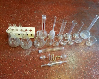Vintage Lot 21 Glass Scientific Lab Pyrex Beakers Flasks Test Tubes Assorted