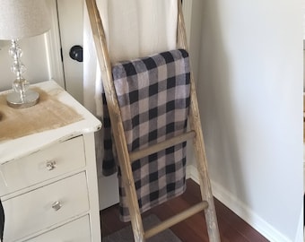 Decorative Rustic Farmhouse Ladder