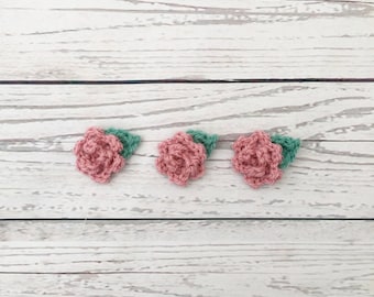 crocheted flower | flower appliqués | pink flowers | crochet flower motif | flower embellishment