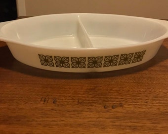 1950s Vintage PYREX Divided Casserole Dish #32 with VERDE Pattern 1 QT.