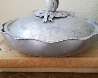 Scalloped Aluminum serving dish, pie pan, lid, hammered, decor