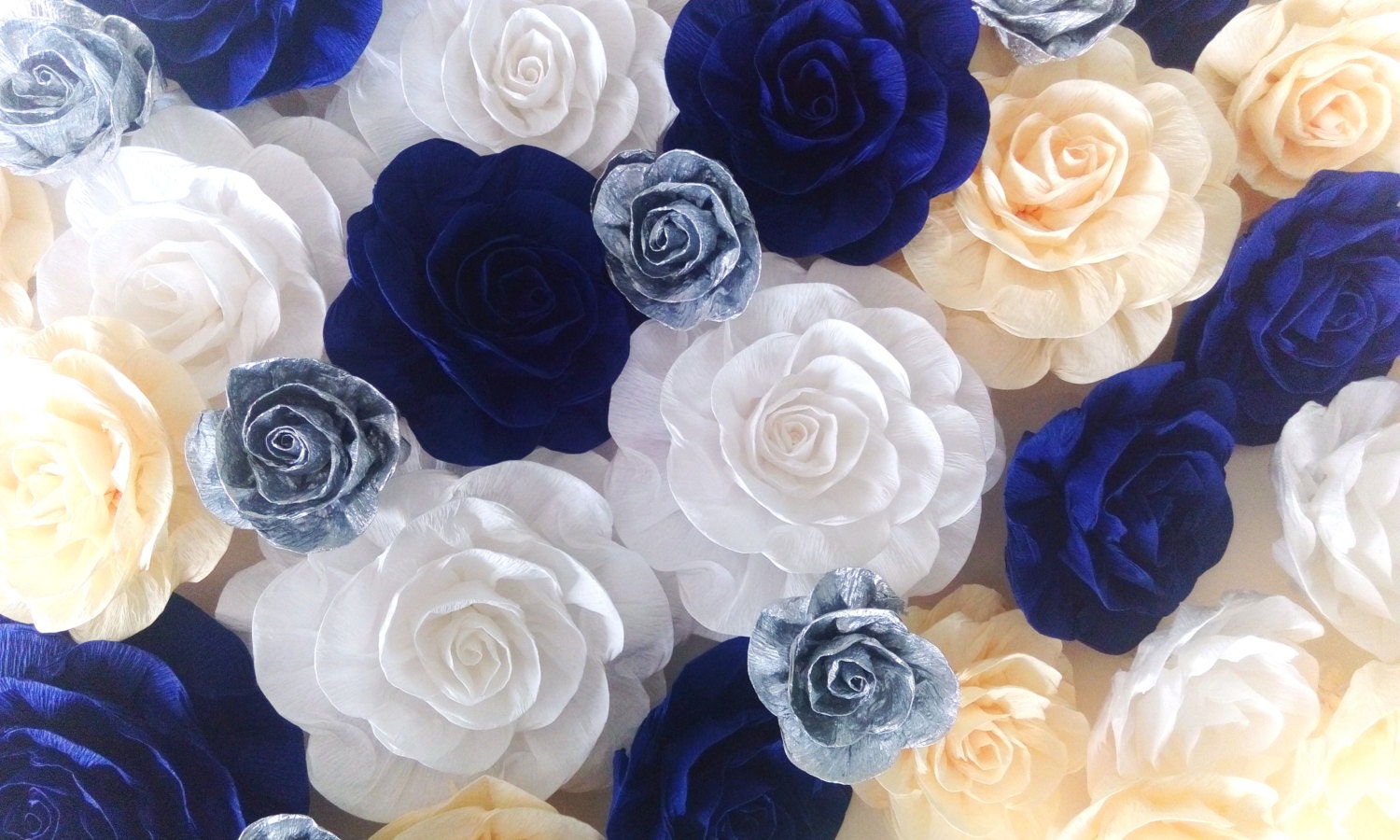 10 large giant crepe paper flowers rosse blue silver Wall arch