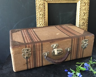 Vintage stackable hard side luggage suitcase Brown khaki 1940s50s from MilkweedVintageHome