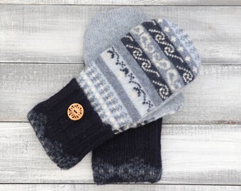 Sweater mittens, recycled sweater mittens, blue mittens, womens mittens, Fleece-lined mittens, upcycled sweater, wool mittens, winter mitten