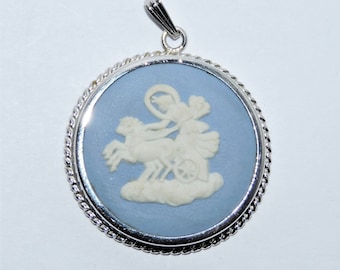 Vintage Wedgwood Signed & Hallmarked Cameo Sterling Silver Pendant