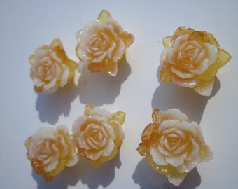 3 resin flowers two-tone sticking bottom 15 mm - 20mm flower