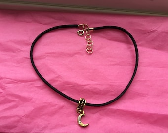 Half-Moon Choker Necklace