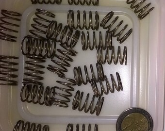365) set of 25 metal springs