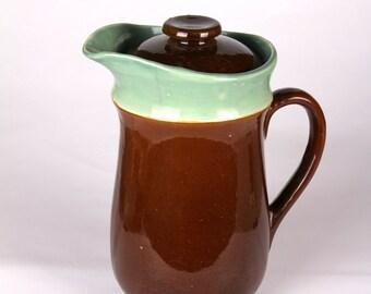 Red Wing Bakeware/Oomph Pitcher w/Lid