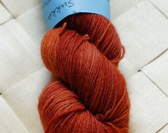Handdyed Hopeasäie Sukka, Outsider 292