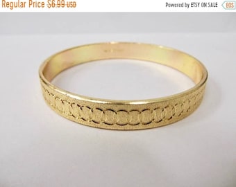 On Sale Vintage Patterned Gold Aluminum Bangle Bracelet Item K # 1977