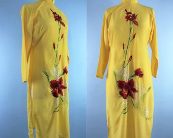 Vintage qipao dress, mid century embroidered cheongsam tunic, 1950s Mandarin collar silk dress, 60s opium den robe, canary yellow MCM dress