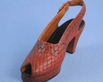 Just the Right Shoe In Scale Raine with Pin