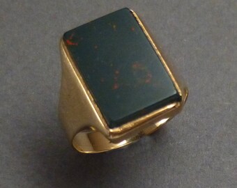 14K Bloodstone Ring size 8.25