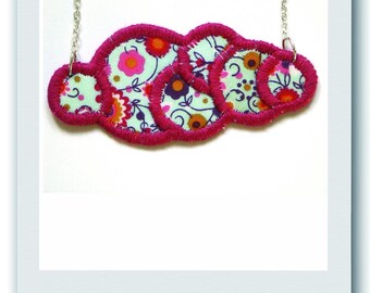 Necklace cloud in pink and blue floral fabric