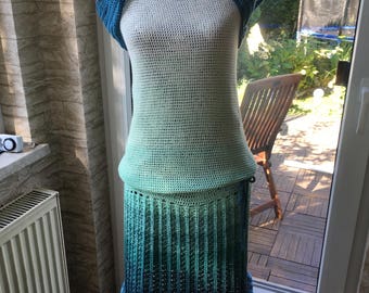 Crochet dress with shoulder sycophant