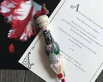 Twilight inspired ergonomic crochet hook