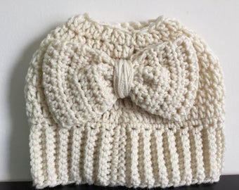 Bun hat -Bun Beanie - Messy bun beanie hat - Messy bun beanie crochet - Top knot hat - Running hat - Ponytail hat - Messy bun hat - Ponytail
