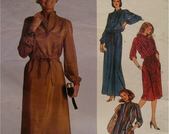 Pullover Dress Pattern, Plus Size, Stand-up Collar, Neckline Opening, Straight Skirt, Tunic, Long Sleeves, Vogue No. 2599 UNCUT Size 22.5