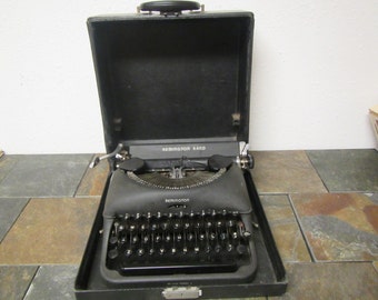 Remington Rand De Lux Model 5 Portable Typewriter in Carrying Case *** 1940s or 50s