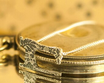 Seamstress gift necklace ||Silver sewing machine necklace || Vintage sterling sewing machine || Silver sewing machine pendant ||