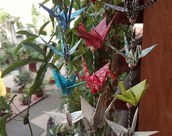 Guirlande de grues en origami
