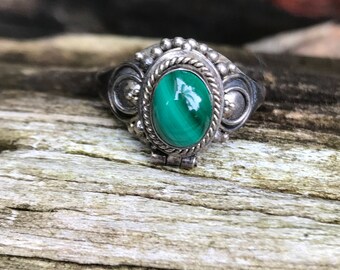 Sterling Silver Green Malachite Poison Locket Ring Sz 7