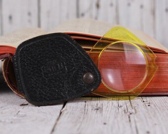 Folding magnifying glass 1950s, Vintage hinged eyeglass with leather case, Magnifying glass, Old loupe 2X, Looking glass, Gift idea