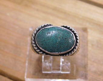 Sterling Silver Green Stone Ring Size 8.25