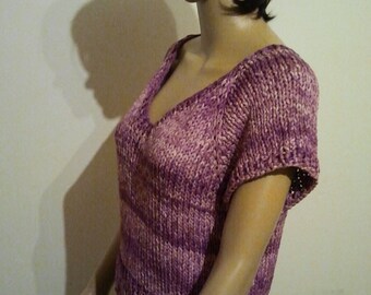 Sleeved sweater made of violet Batikbändchengarn