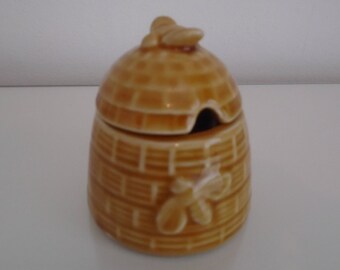 Vintage Honey Pot, Ceramic Honey Jar Bee Lid, Light Brown Pottery Honey Pot, Honey Bee, Bee Honey Pot, BeeHive Honey Pot