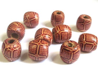 10 wooden beads with pattern ethnic 17mm