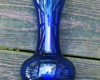 Beautiful Vintage Cobalt Blue Glass Vase