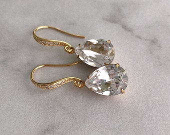 Gold wedding earrings - teardrop bridal earrings - simple bridesmaids earrings - Avery earrings