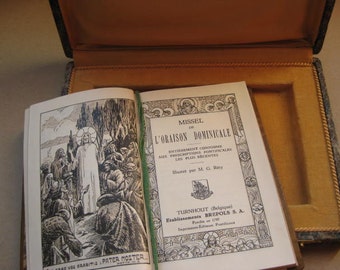 Vintage Belgian Prayer book " Missel de l'oraison dominicale " from 1931.
