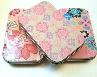 Large tin trio . . . Think pink.