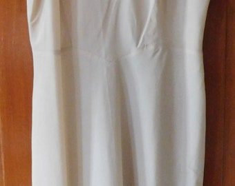 vintage full slip Barbizon Endear Trafredda beige size 16 ACCORDION PLEATS