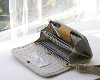 5 extra sleeves for your unfolded money. Customize your wallet, custom wallets, budget envelope wallet, Dave Ramsey wallet, cash system