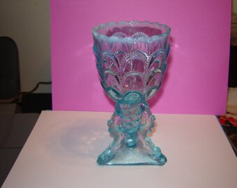 Opalescent glass vase Northwood 1903