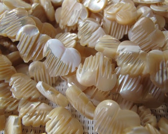 12mm Mother of Pearl Leaf Bead S89