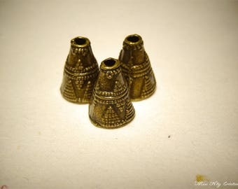 3 bronze Cone beads