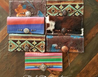 Checkbook Cover with Credit Card and Cash Pocket