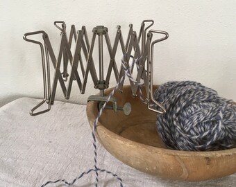 Vintage Yarn Winder, Vintage Yarn Swift, Metal with clamp Yarn Winder, Perfect as a Jewerly holder or display.