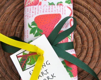 SIMPLE STRAWBERRIES Kitchen Towel, Brightly colored, Cotton/Linen