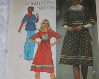 UNCUT Vintage 1976 1970s Simplicity 7622 Miss retro back wrap dress Size Large 16 18