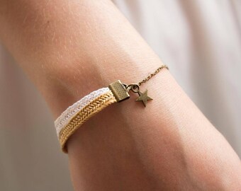 Natural straw bracelet and its star.